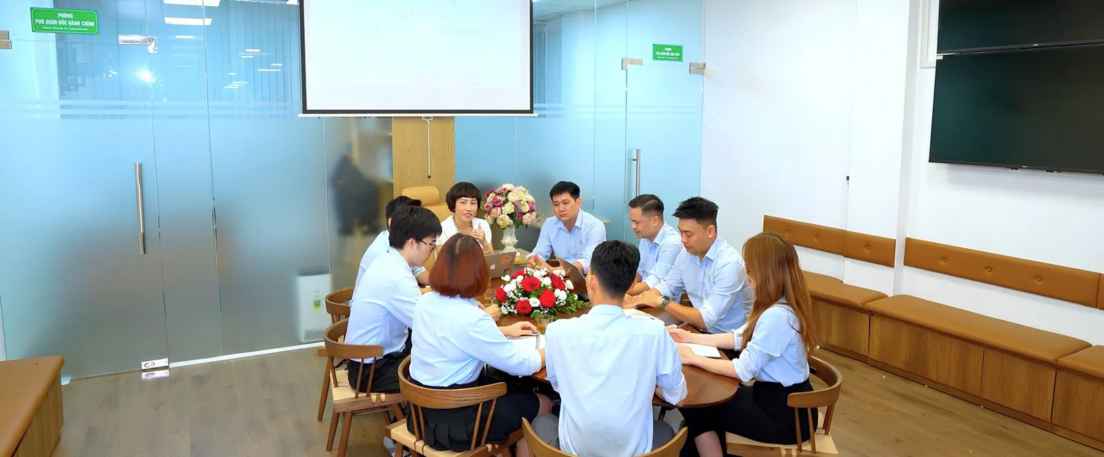 Họp giao ban ban lãnh đạo